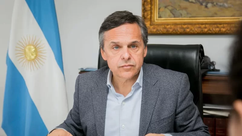 Política aérea: el ministro  Diego Giuliano le respondió a Guillermo Dietrich