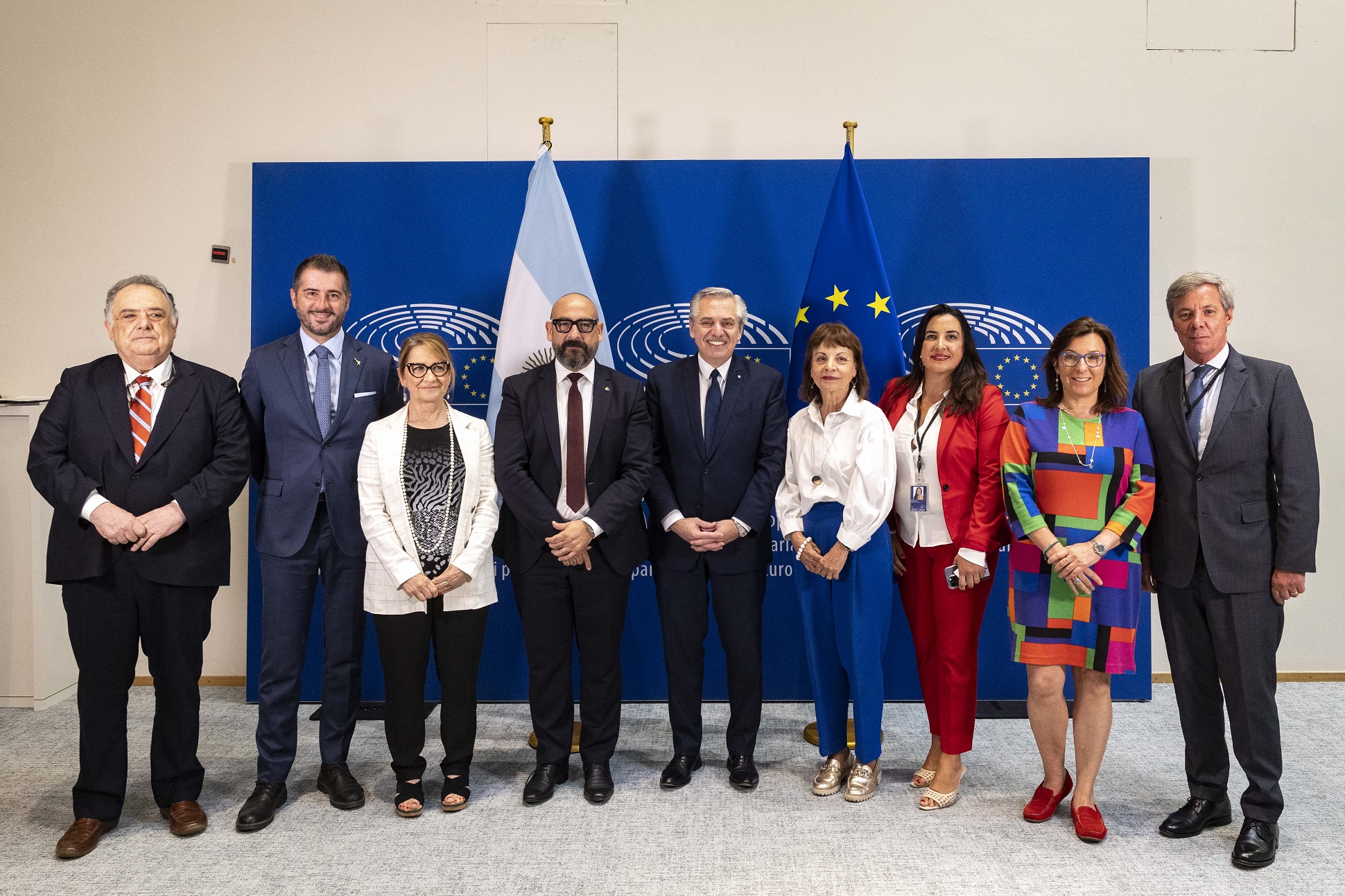 El presidente Alberto Fernández se reunió con legisladores del Parlamento Europeo