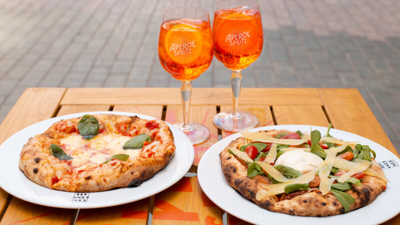 Propuestas gastronómicas recomendadas para festejar el Dia del Amigo