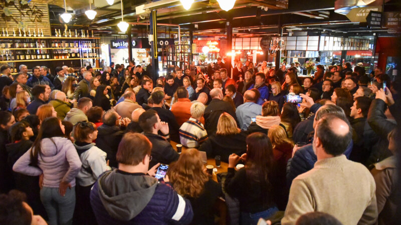 Garro y Santilli en La Plata mantuvieron reuniones con vecinos y comerciantes