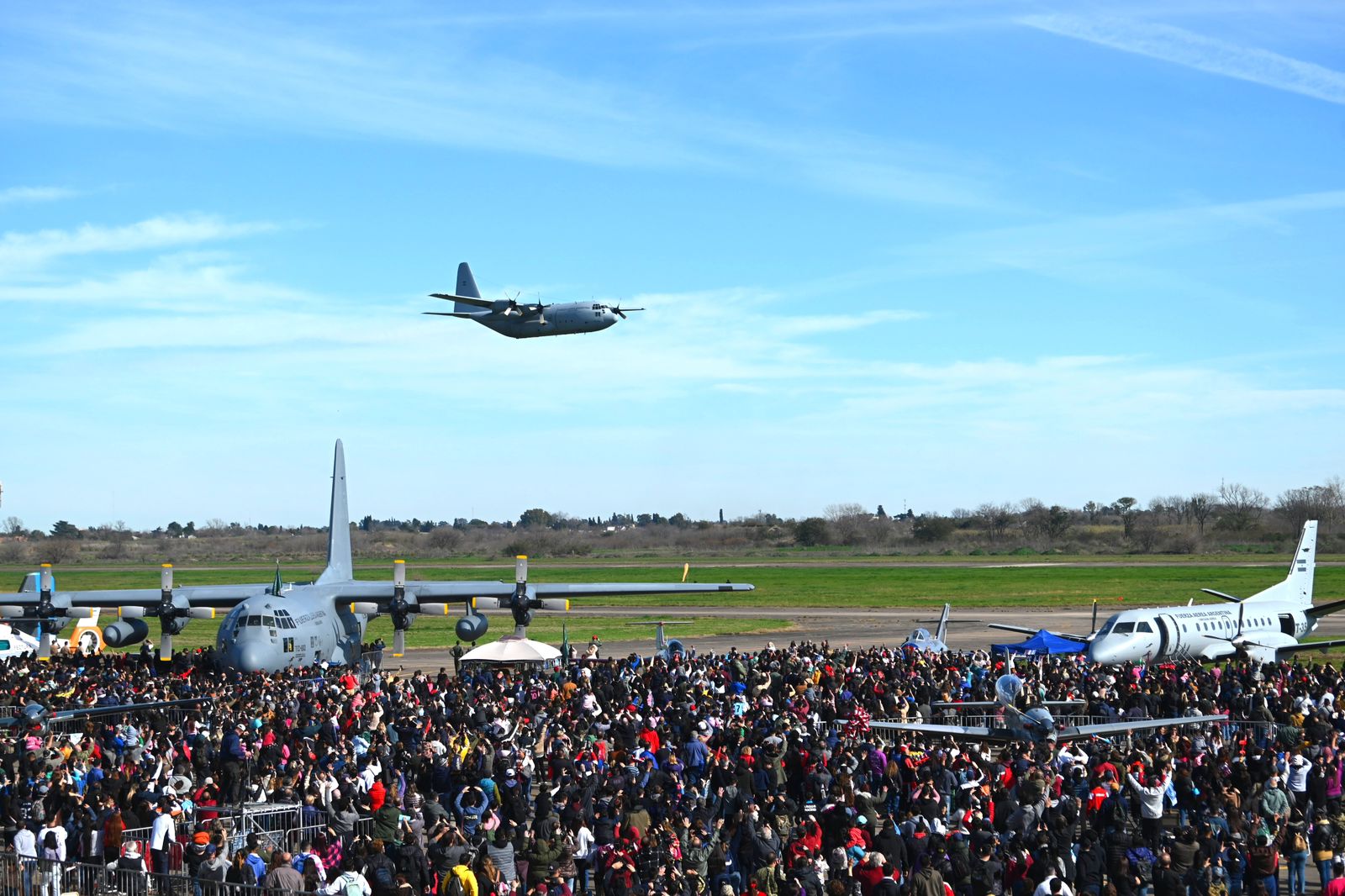«Argentina vuela 2023»: Taiana participó del festival aéreo más importante de la Argentina