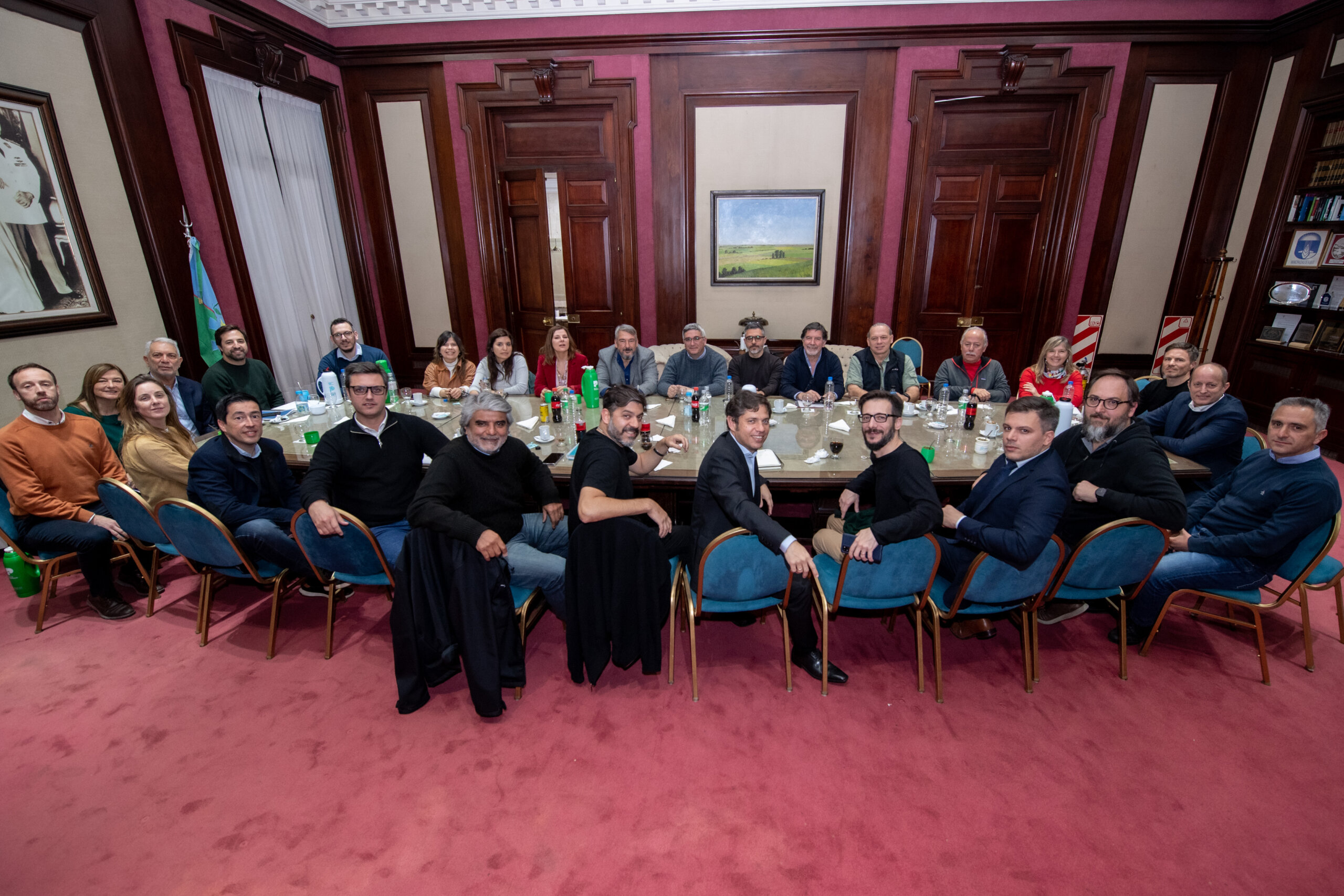 Kicillof encabezó una reunión de Gabinete en La Plata