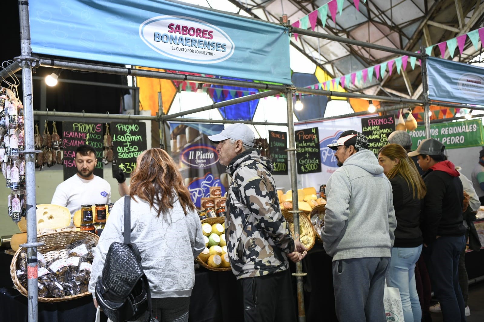 Exitosa feria de alimentos Sabores Bonaerenses en Escobar