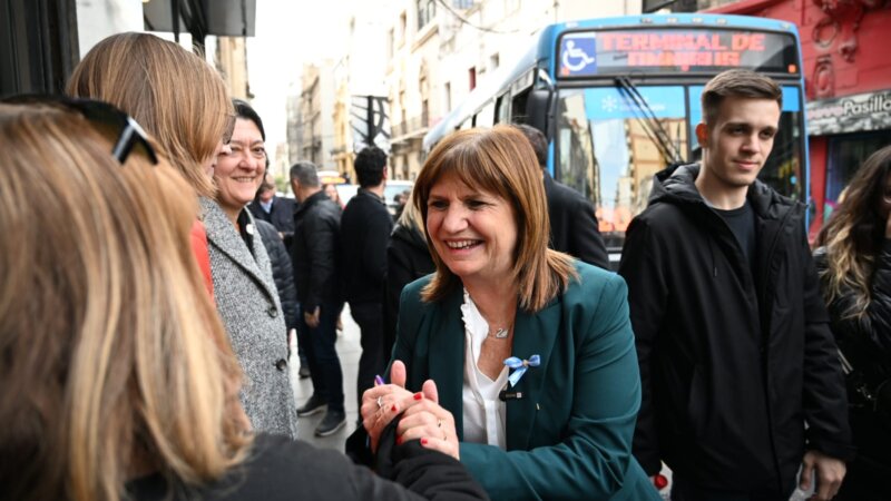 Bullrich , en Rosario,  criticó al ministro de Economía, Sergio Massa
