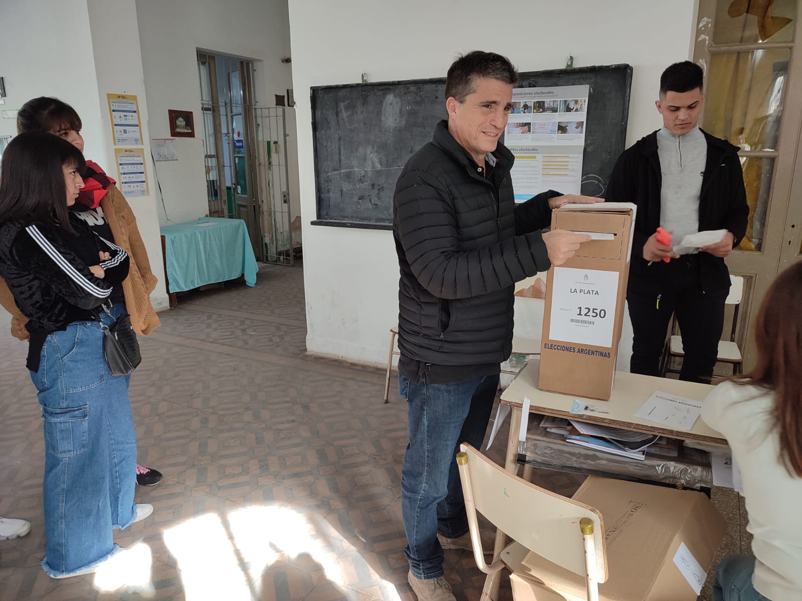 Allan votó en Villa Elisa: “Estamos con mucha expectativa, hicimos una campaña a la altura del desafío”