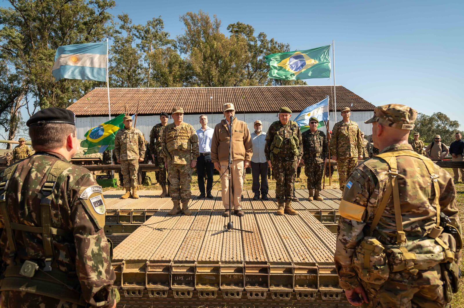 Avanzan los ejercicios militares de Argentina y Brasil en Monte Caseros