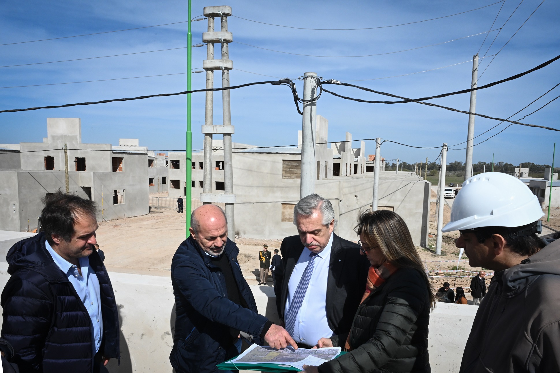 El presidente recorrió obras de viviendas en Ensenada(con video)