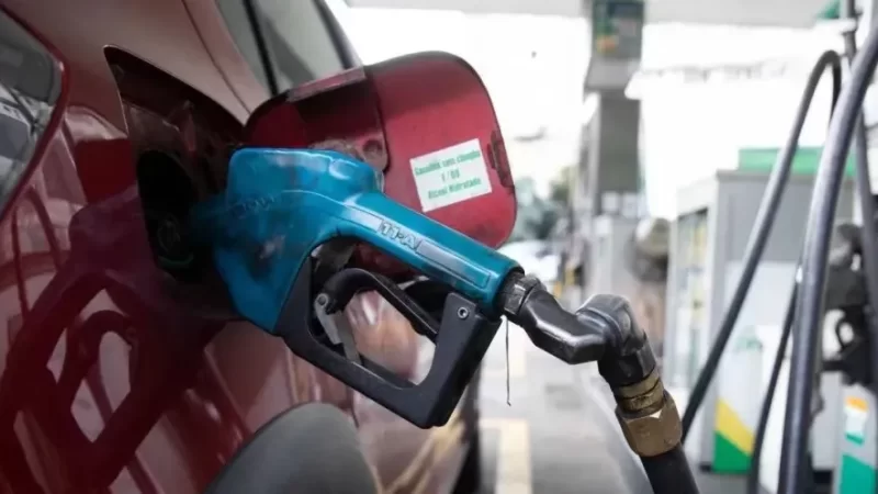 Congelan precios de naftas hasta el 31 de octubre(con video)