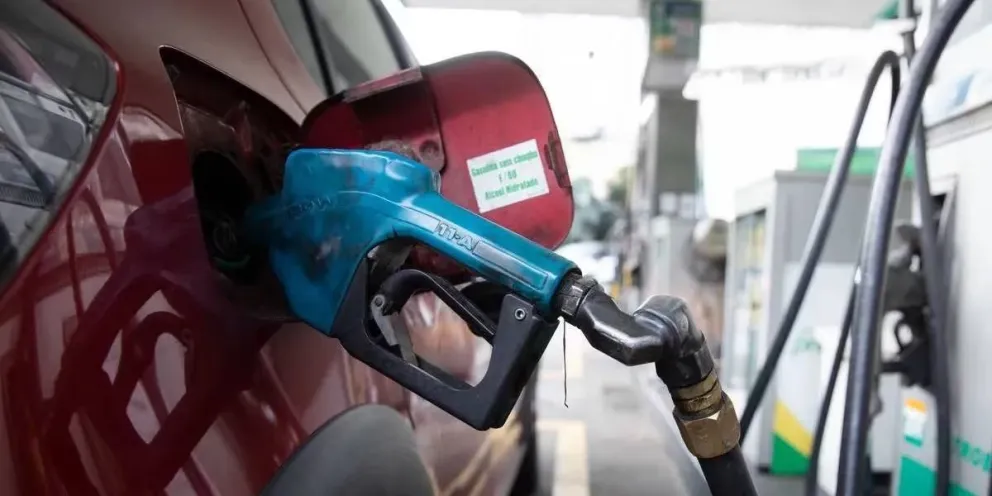 Congelan precios de naftas hasta el 31 de octubre(con video)