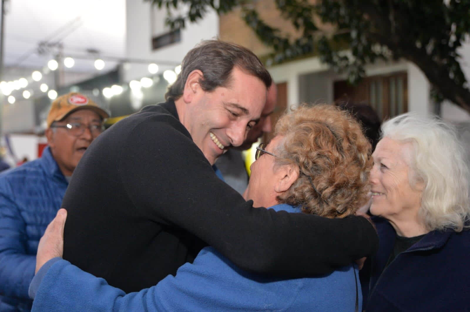 Garro en campaña:» Vamos a seguir cambiando la historia de la ciudad»
