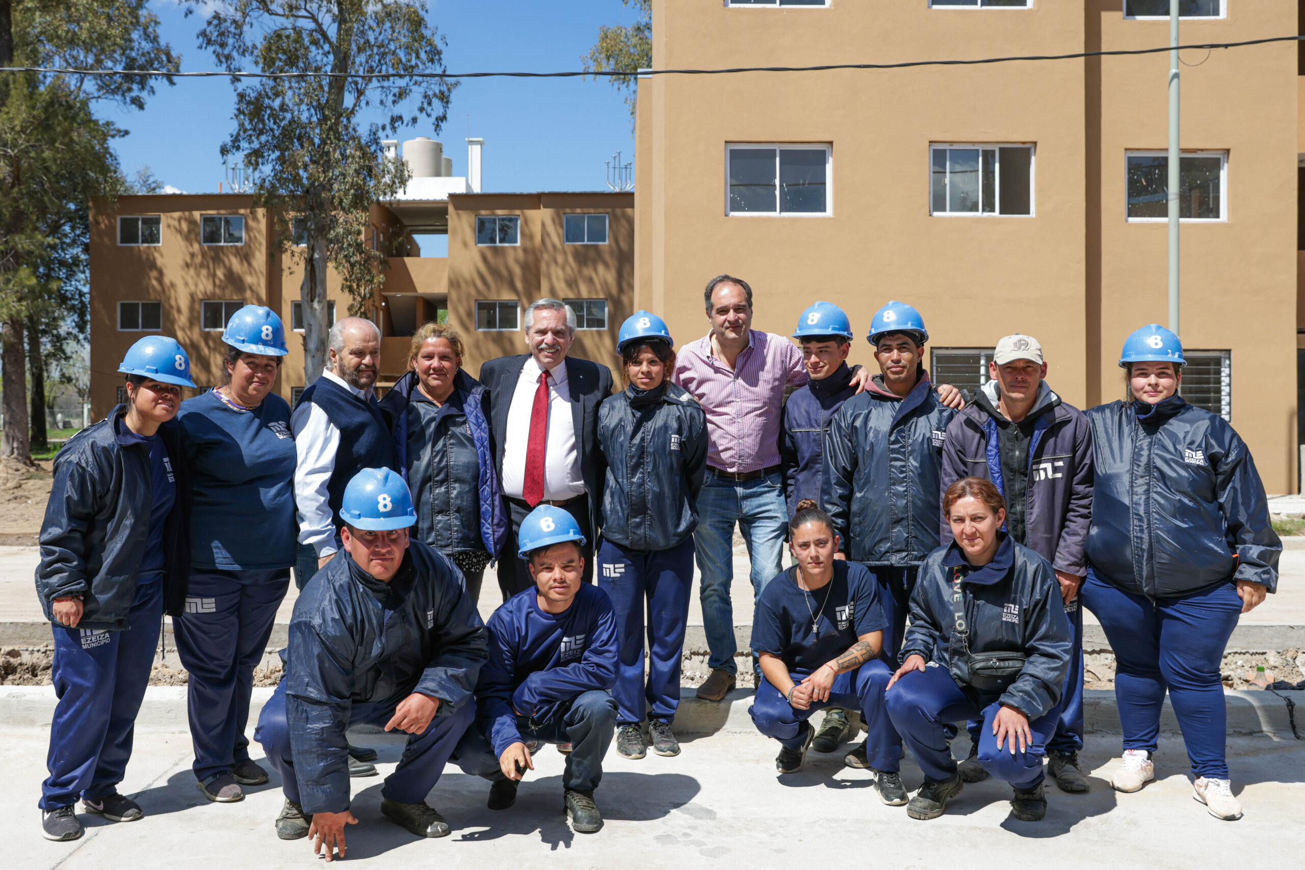El Presidente Alberto Fernández recorrió 252 viviendas en Ezeiza