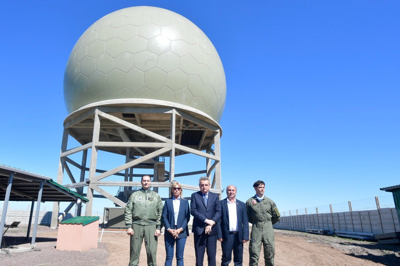 El jefe de gabinete, Agustín Rossi recorrió la estación Radar Mercedes