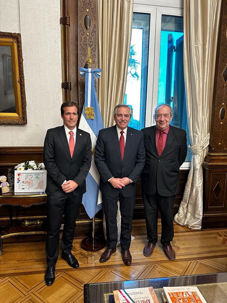 El presidente invió a una reunión en la Casa Rosaeda a miembros de la FIT