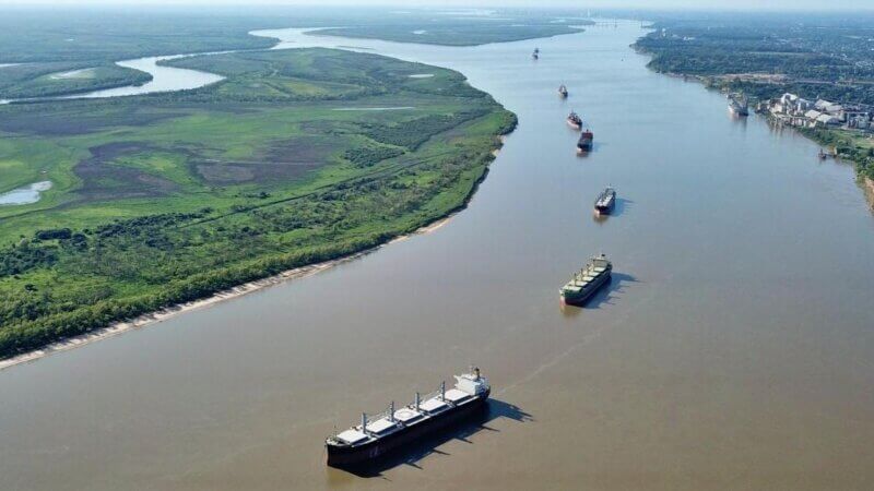 Citan al canciller Cafiero para que de informe frente a las tensiones diplomáticas con Paraguay por la Hidrovía