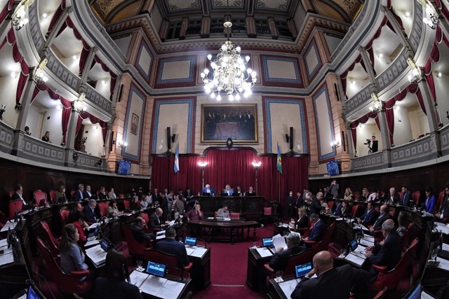 El senado bonaerense aprobó la Ley de Investigación en Salud