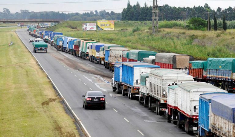 Los transportistas de cargas y los dadores de carga, acordaron un aumento del 37 por ciento