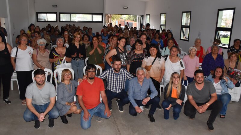 Reconocen la labor de las manzanares y comadres en Berisso
