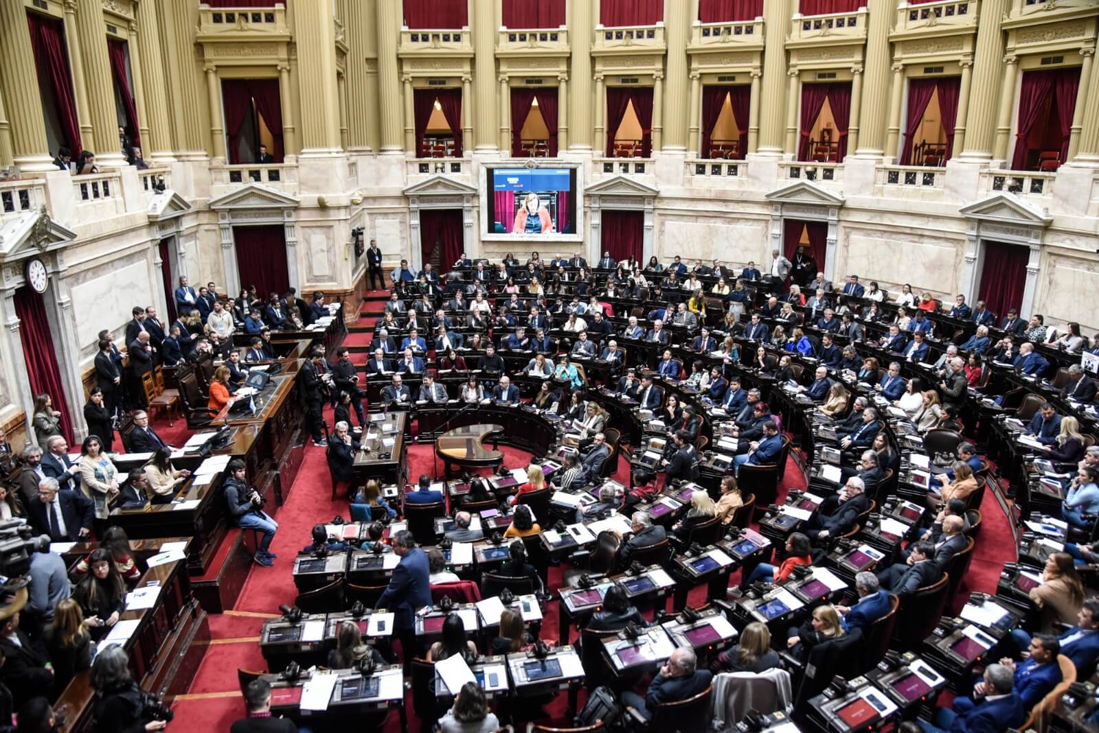 Debaten en Diputados llevar la jornada laboral de 48 a 36 horas semanales