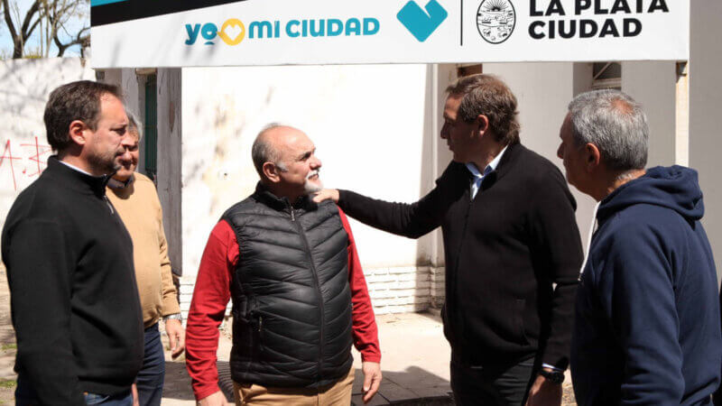 La Plata: Intendente Garro recorrió City Bell con agenda enfocada en seguridad