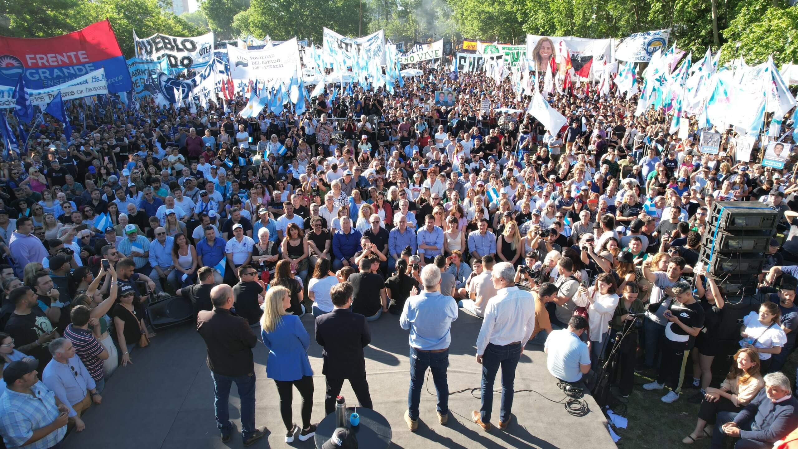 Kicillof en campaña por Massa dijo que «no es momento de detenerse»