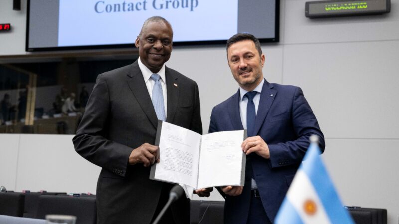 Argentina se une al Ukraine Defense Contact Group para promover la paz y la estabilidad internacional