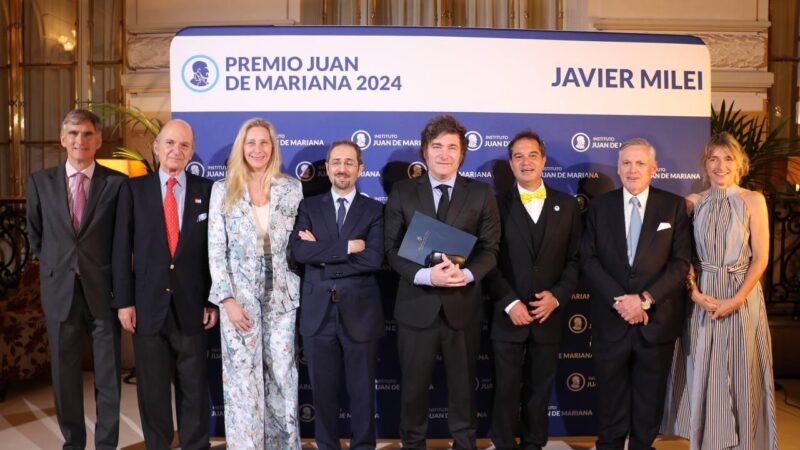 El presidente Javier Milei recibió en España el Premio Juan de Mariana 2024