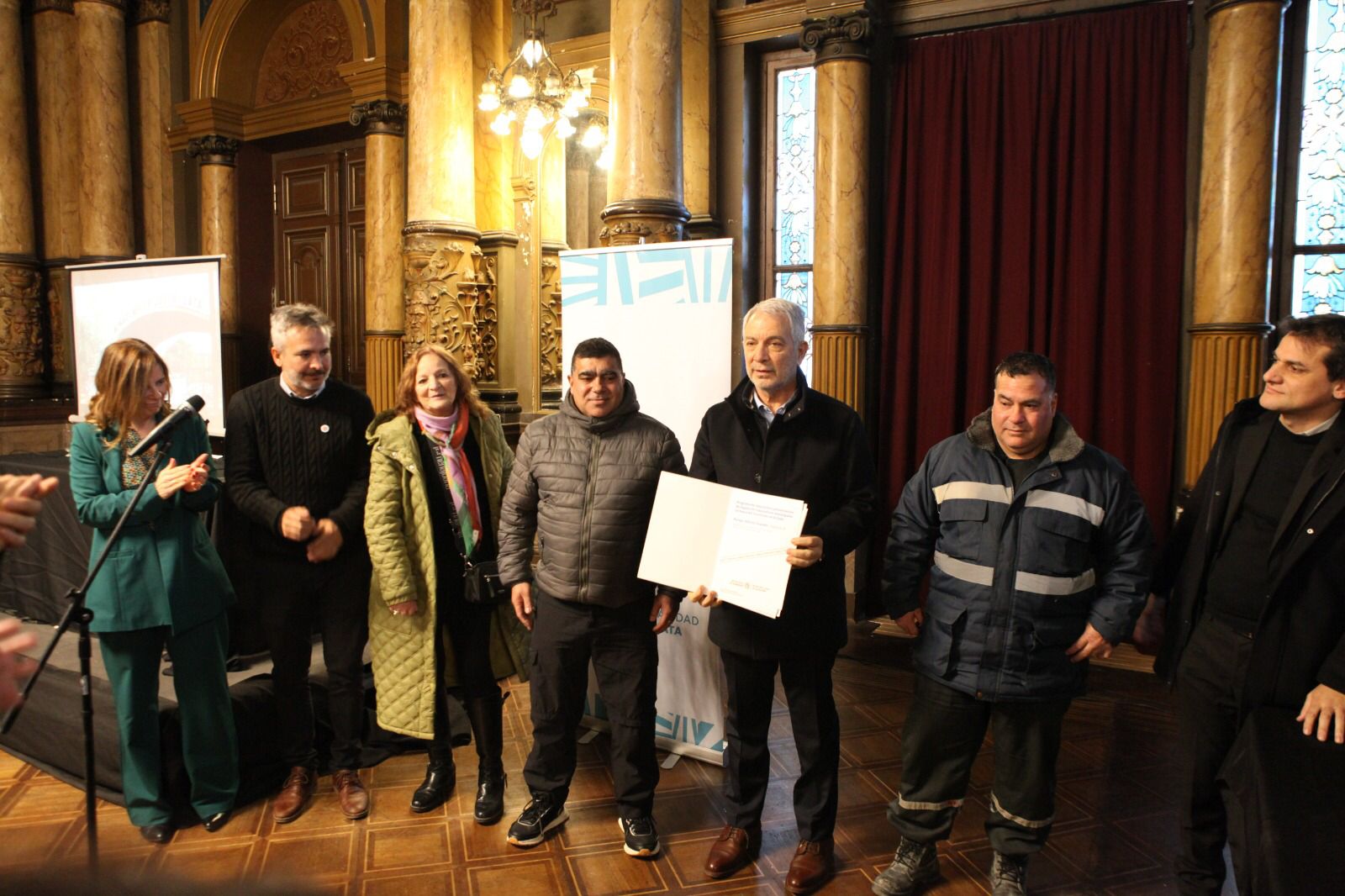 La Plata: Alak encabezó un acto de reparación de legajos de trabajadores municipales