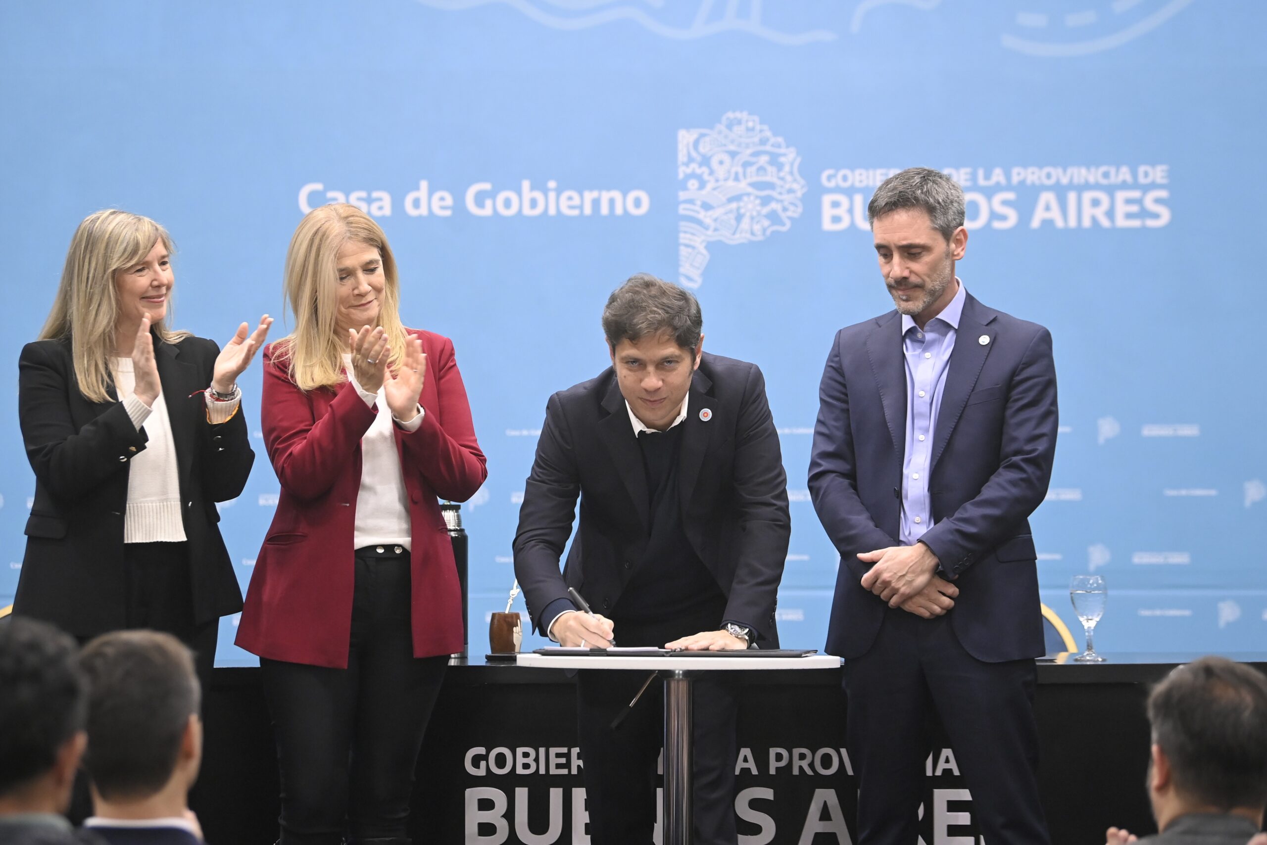 El gobierno bonaerense firmó acuerdo de cooperación con el CFI