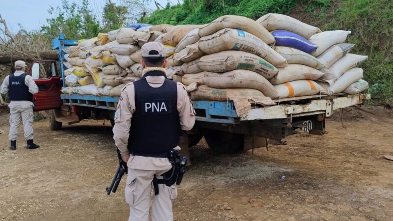 Misiones: la Prefectura Naval decomisó  8 toneladas de soja transportadas en forma ilegal