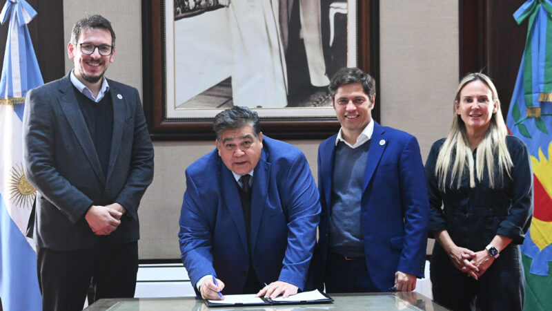 El gobierno bonaerense firmó contratos de leasing con siete municipios