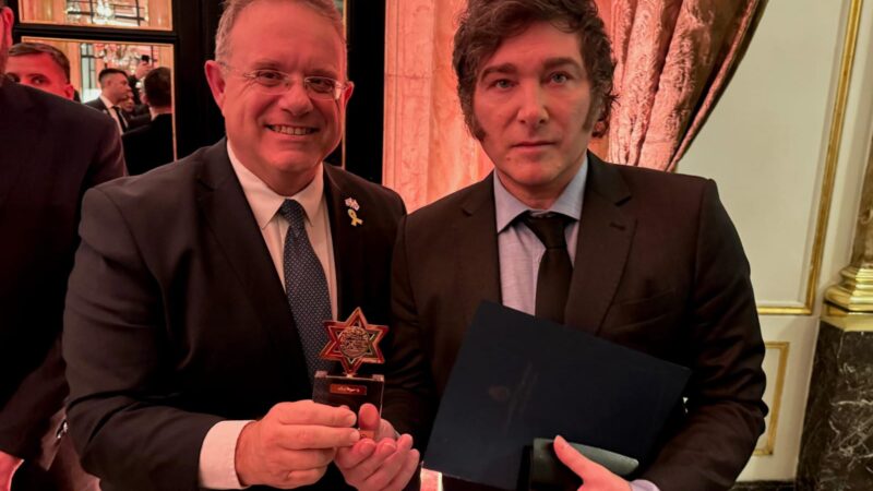 El presidente Javier Milei recibió el Premio a la Innovación Política