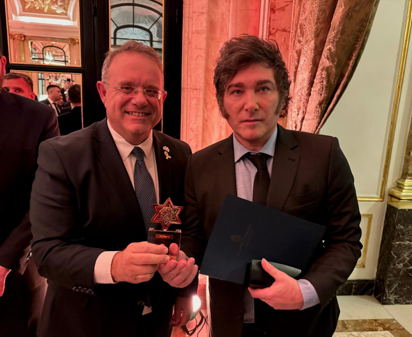 El presidente Javier Milei recibió el Premio a la Innovación Política