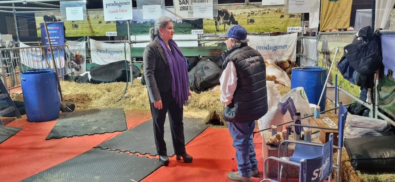 El gobierno bonaerense presentó su política lechera en la Expo Rural 2024