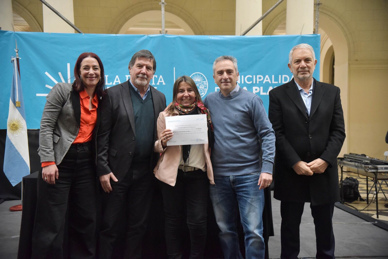 La Plata: Alak, Sileoni y Larroque entregaron equipamiento para escuelas