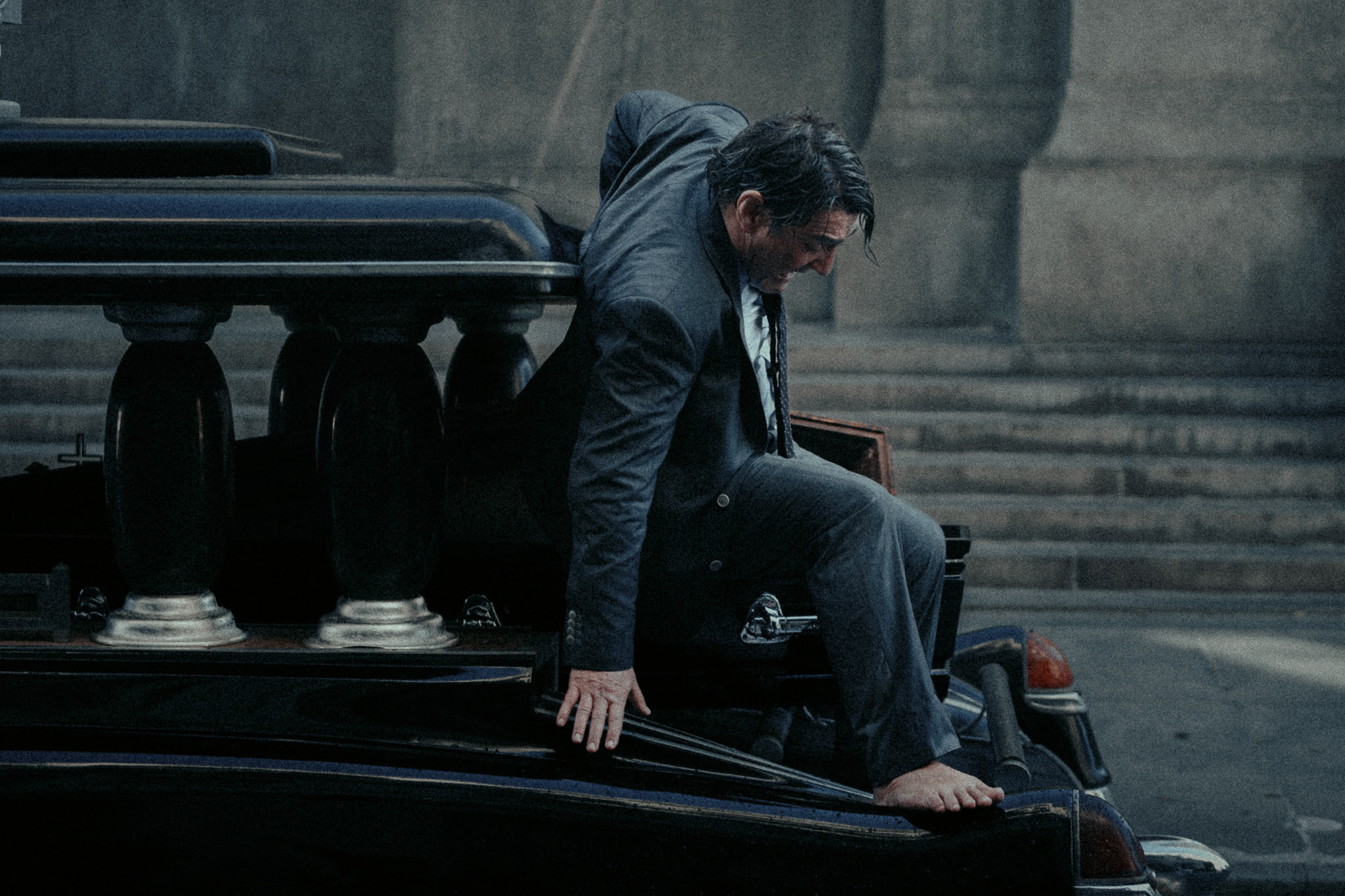 Ataúdes flotando en el Rio de La Plata, curiosas imágenes de la película «Cuando yo existía»