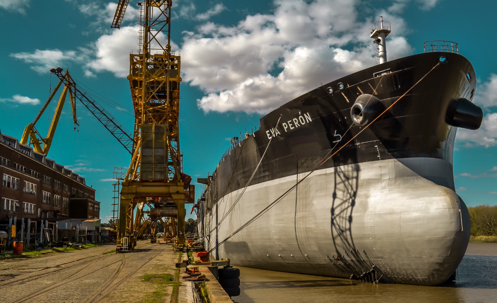Trabajadores del Astillero Rio Santiago lanzaron una fuerta advertencia