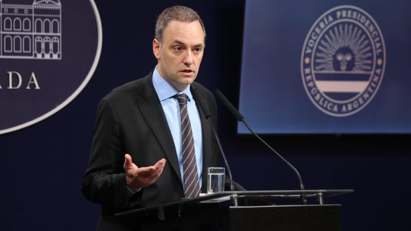 Adorni sobre el paro: “ No quieren resignar sus privilegios»