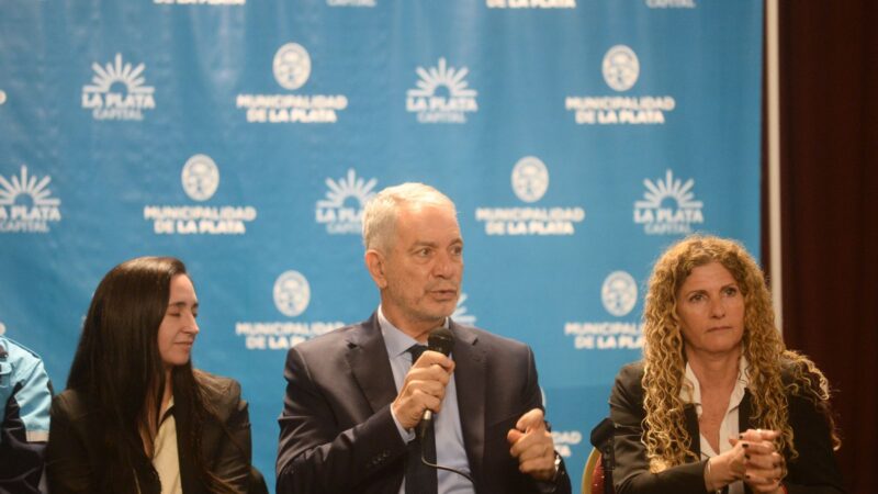 La Plata:  vendedores ambulantes retiran sus puestos de la vía pública