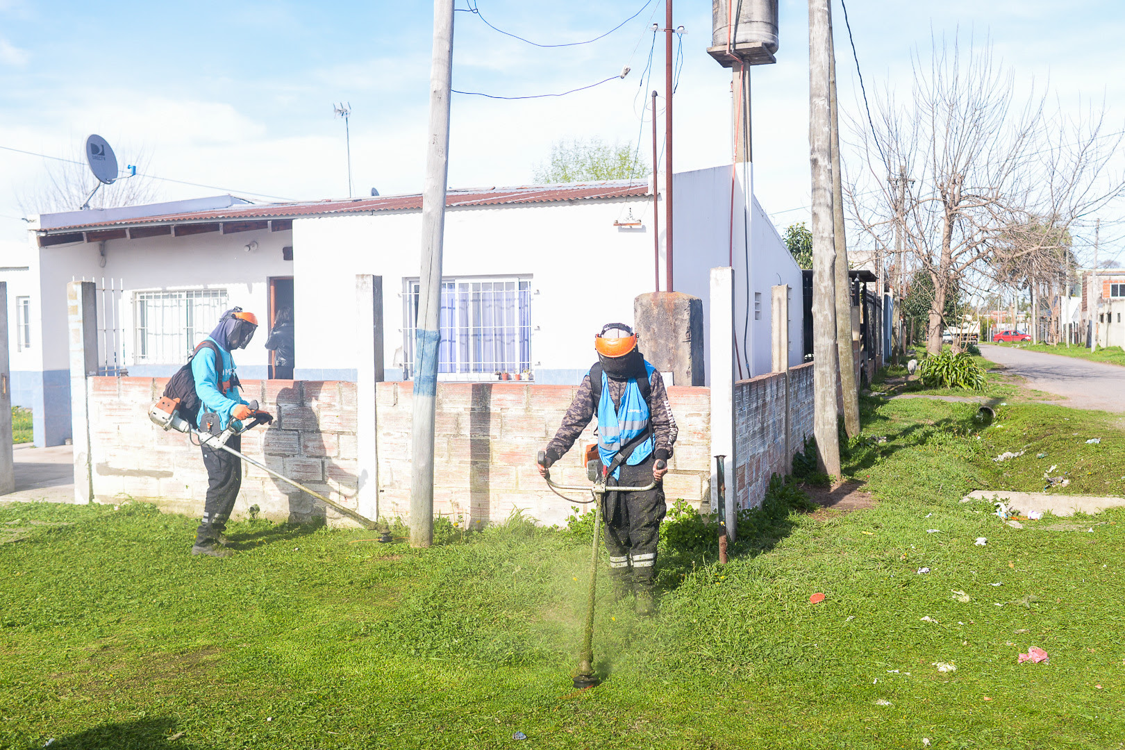 La Plata: sigue la limpieza en el barrio Villa Elvira