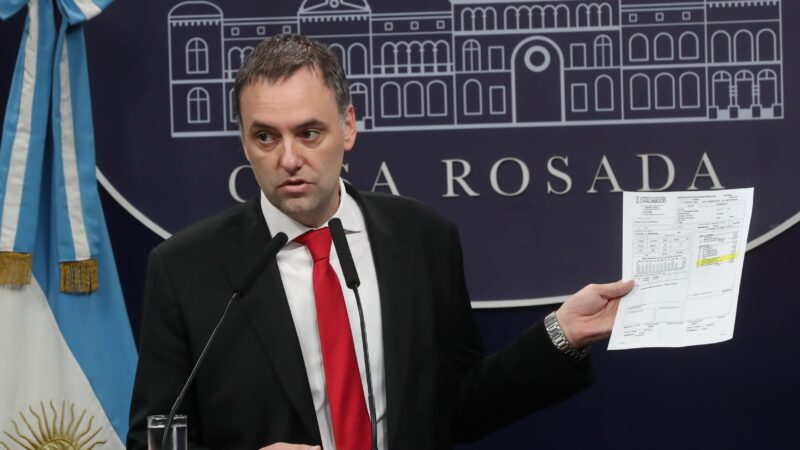 Adorni anunció que el Banco Nación ofrecerá la opción de pagar servicios públicos sin abonar tasas municipales