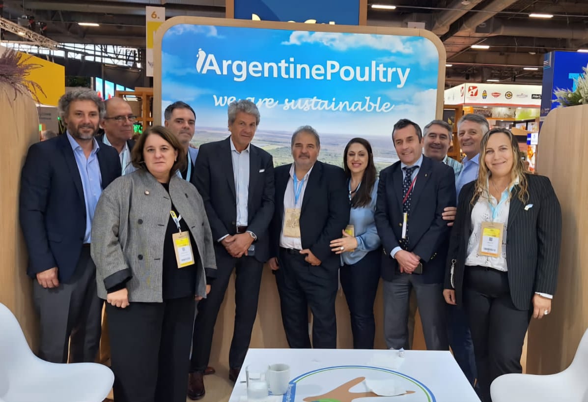Juan Pazo visitó la visitó el stand de la Avicultura Argentina en la Ferial SIAL 2024 en París