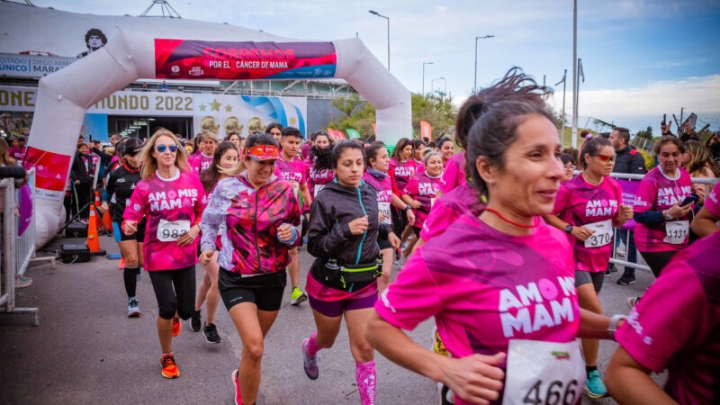 La Plata: La ciudad se une por el Día Internacional del Cáncer de Mama con una maratón