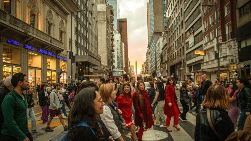 Cinematique Microcentro. Un viaje teatral, musical y audiovisual por los edificios históricos de CABA
