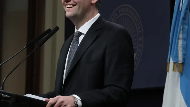 Adorni:»La inflación mayorista fue de 1,2% en octubre»