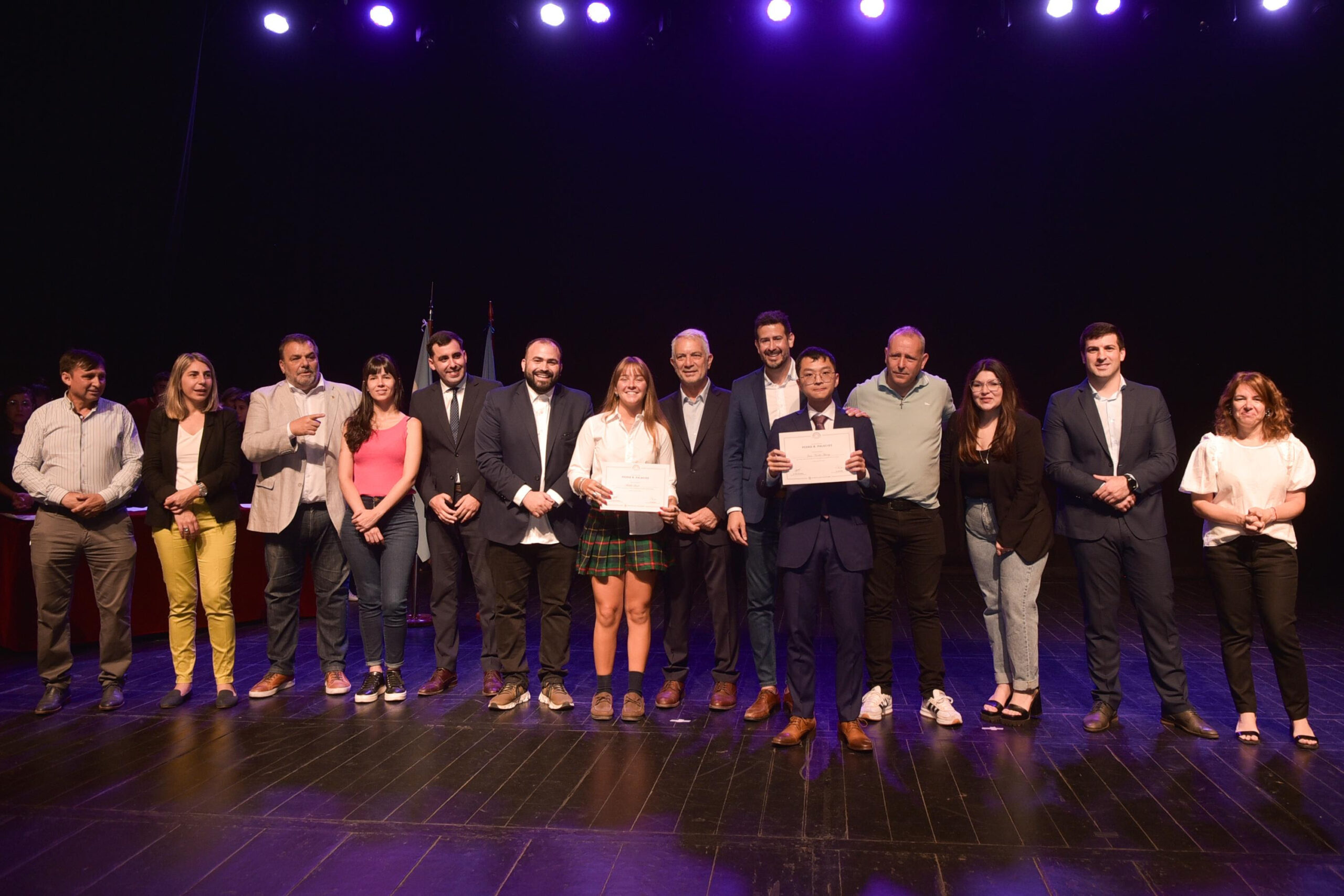 La Plata: Alak encabezó la entrega de distinciones a estudiantes destacados