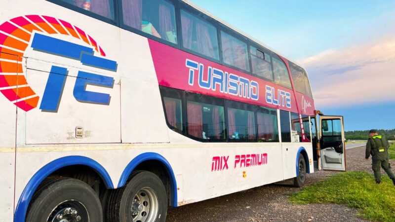 Detienen a un micro que transportaba a tres menores de edad sin documentación