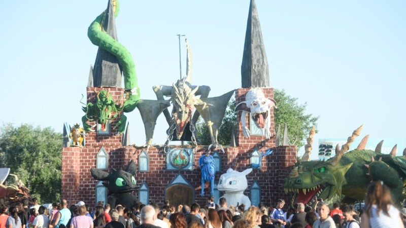 Muñecos: «La Plata, ciudad de dragones» fue la estructura más votada