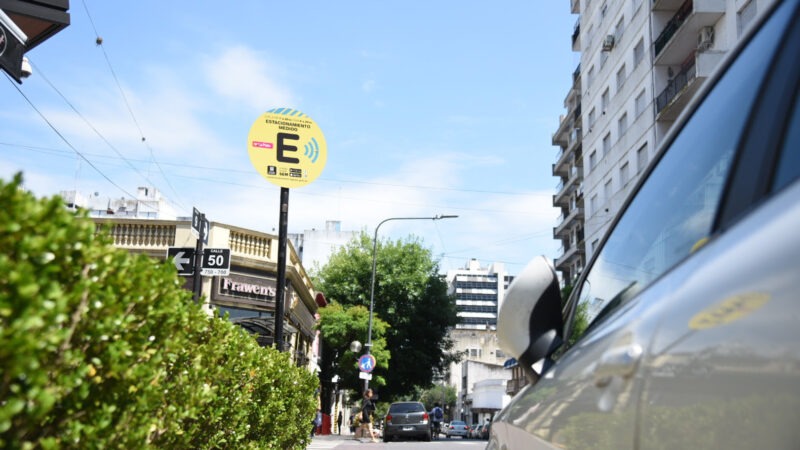 Durante enero se reducirá el horario del estacionamiento medido en La Plata