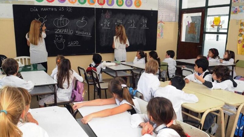 El Gobierno bonaerense presentó a los gremios docentes una oferta de suba salarial