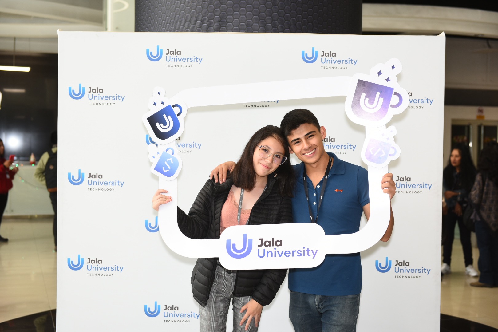 Becas completas en Ingeniería de Software Comercial ¿Cómo postularse?